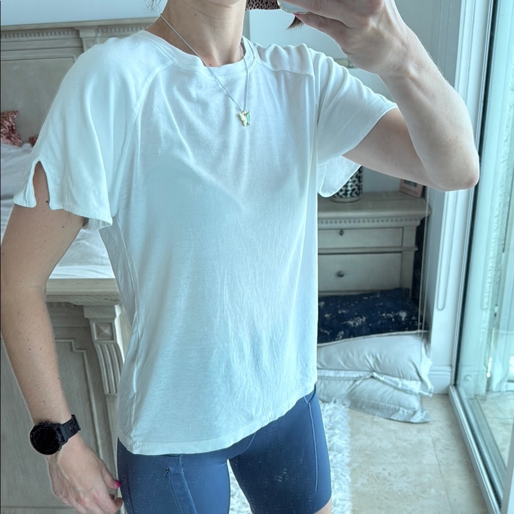 Officine Générale size xs White Women's Top with notches in the sleeves